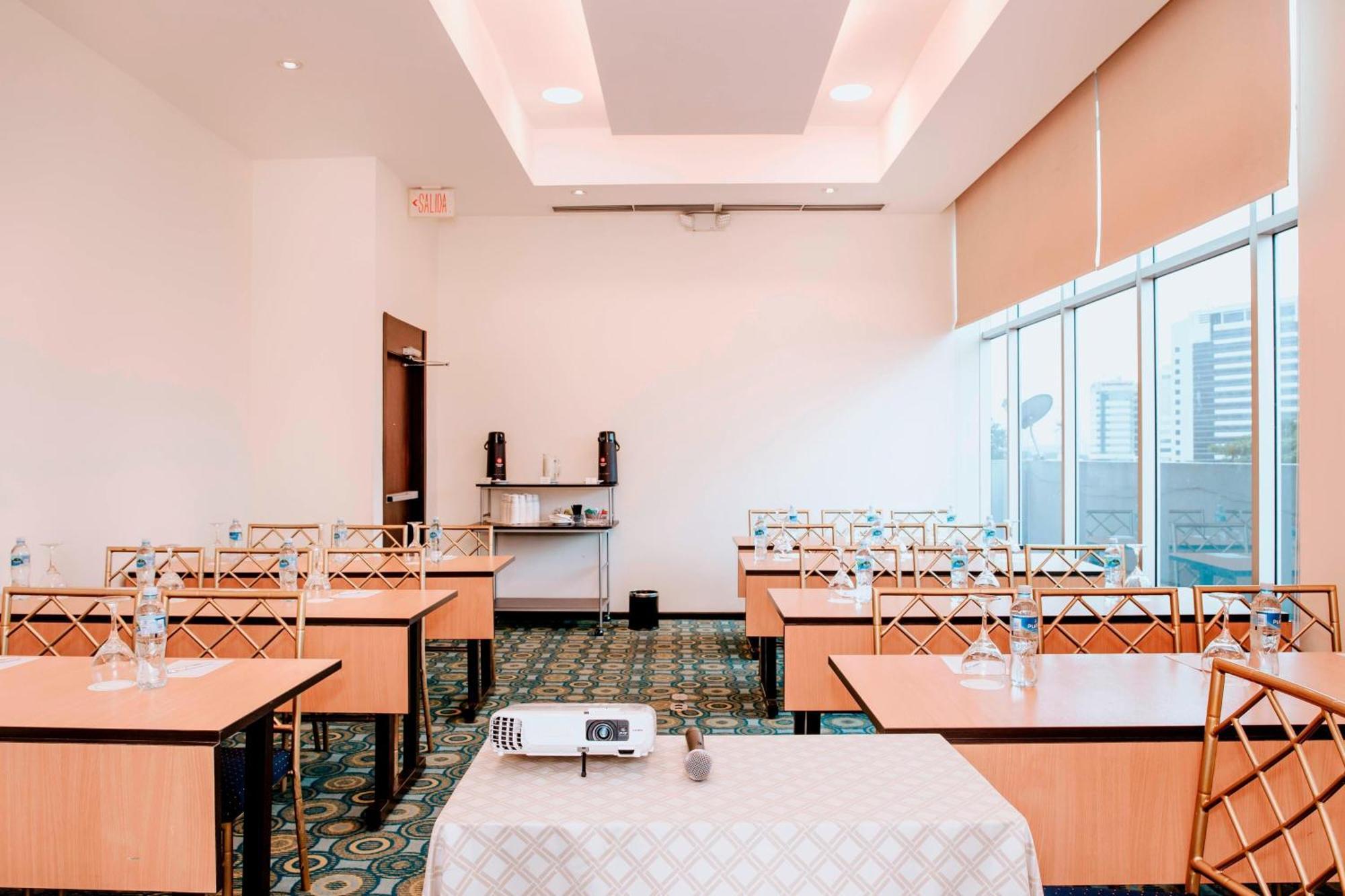מלון Courtyard By Marriott גוויאקיל מראה חיצוני תמונה